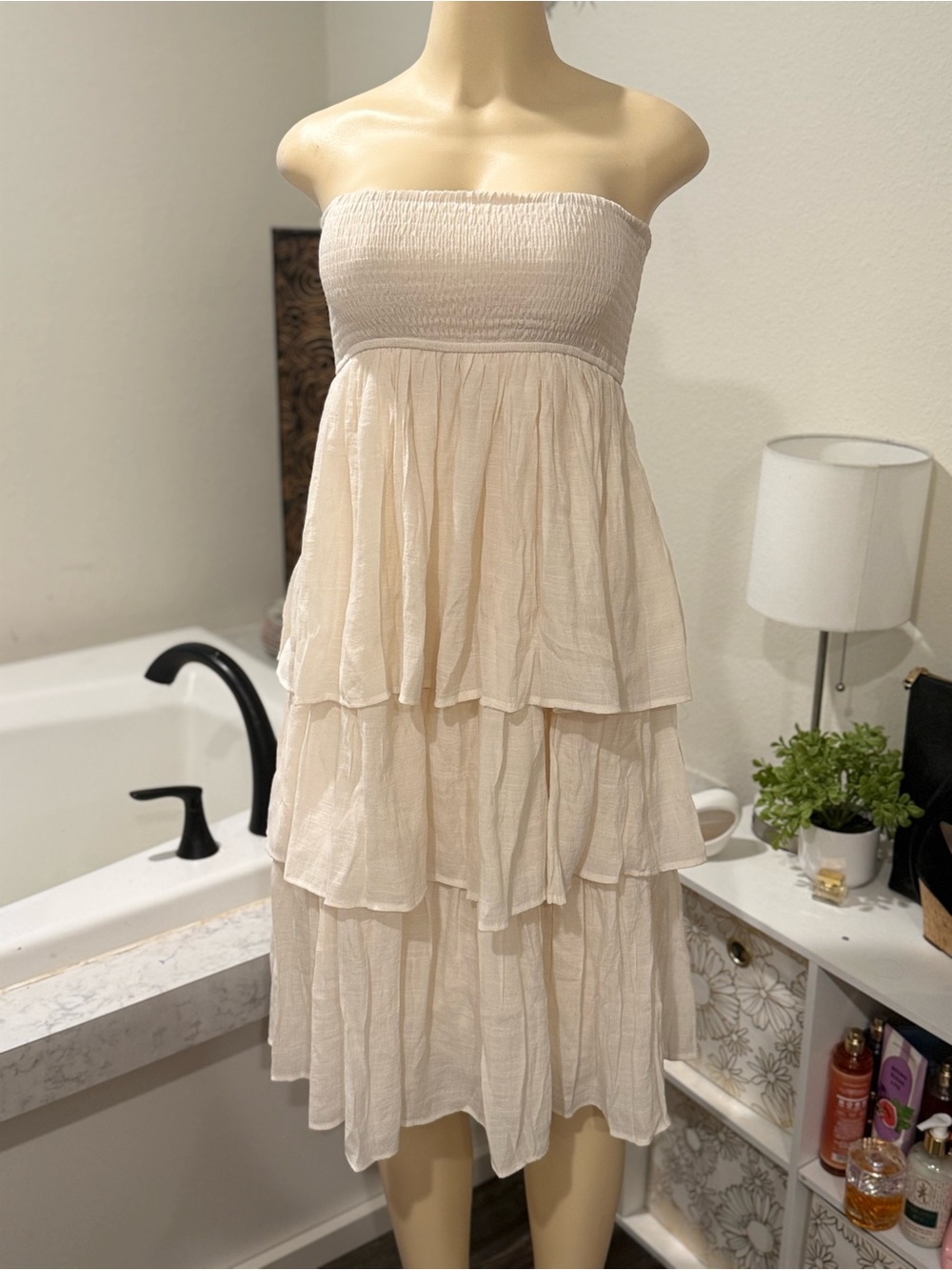 Rockin’ C Strapless Tiered Ruffle Dress — Size Small — BNWT